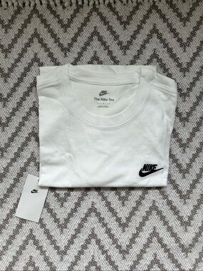 NWT Nike White Crew Tee